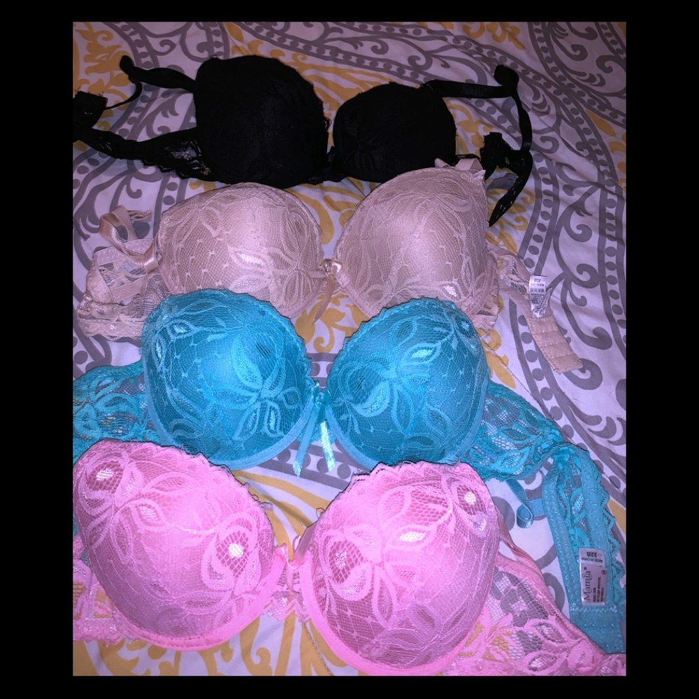 Lot of bras ( mamia brand )